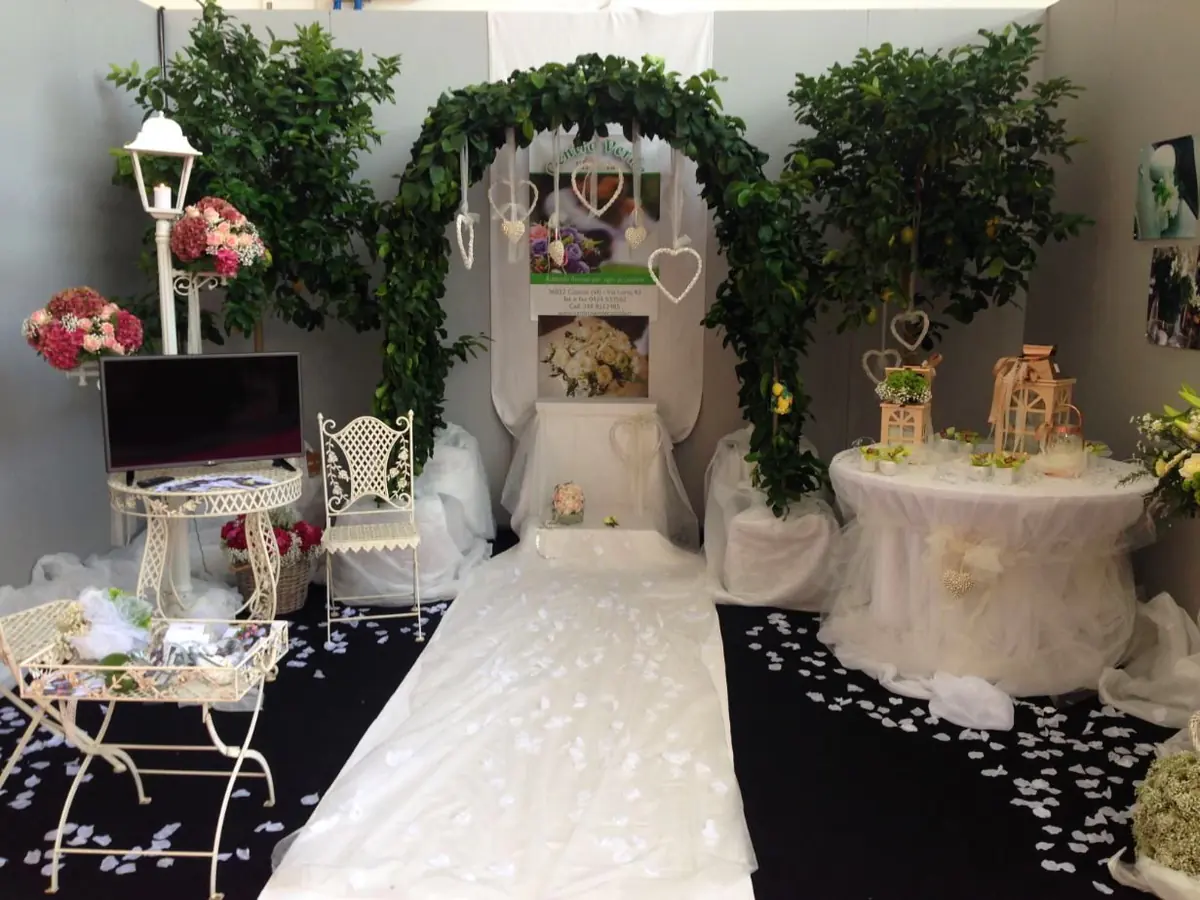 Stand fieristico dedicato agli allestimenti per matrimoni